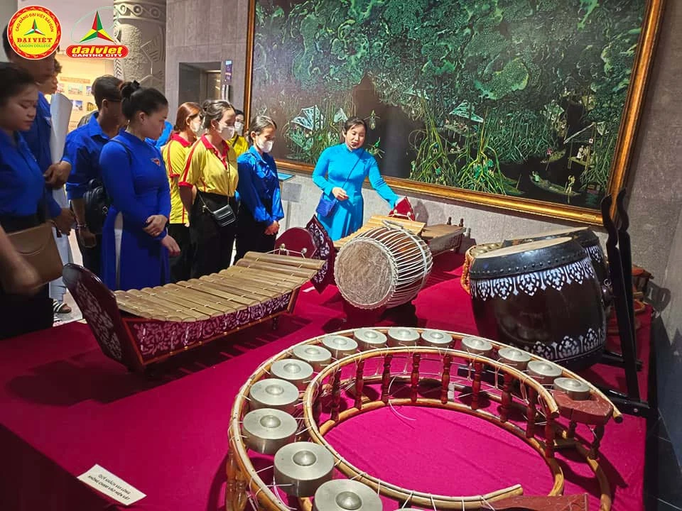 Thanh Niên Đại Việt Cần Thơ Về Nguồn Dâng Hương Quốc Tổ Hùng Vương – Hành Trình Tri Ân Và Tự Hào Dân Tộc