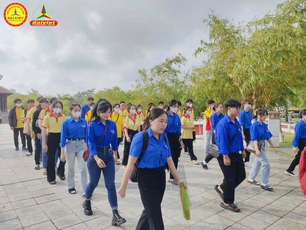 Thanh Niên Đại Việt Cần Thơ Về Nguồn Dâng Hương Quốc Tổ Hùng Vương – Hành Trình Tri Ân Và Tự Hào Dân Tộc