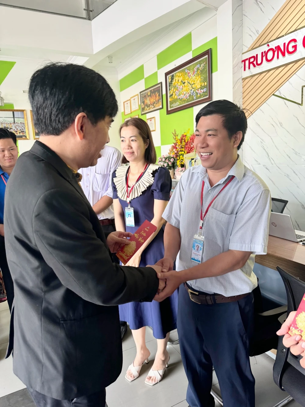 Thầy Chủ tịch HĐQT chúc Tết tập thể Đại Việt Cần Thơ