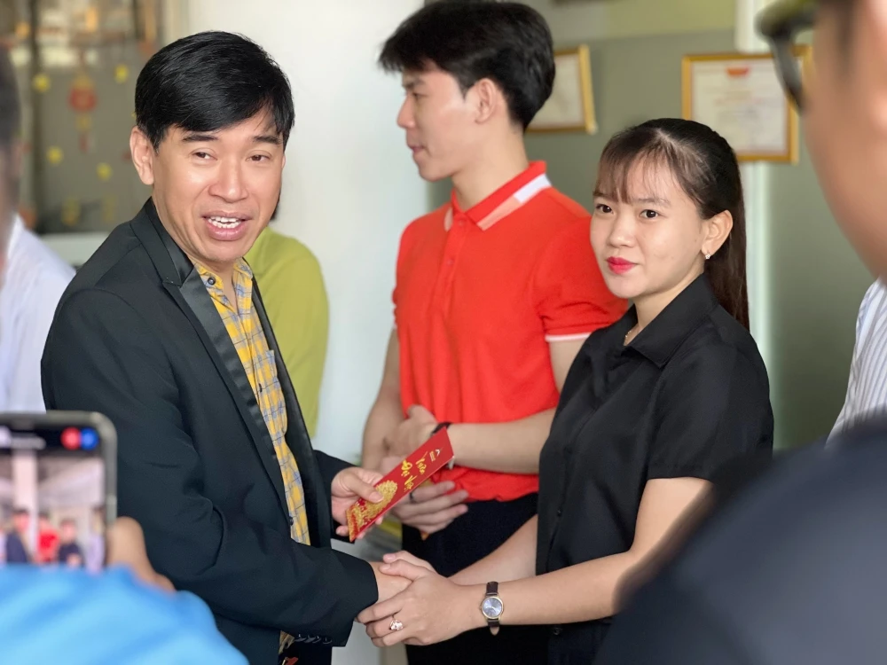 Thầy Chủ tịch HĐQT chúc Tết tập thể Đại Việt Cần Thơ