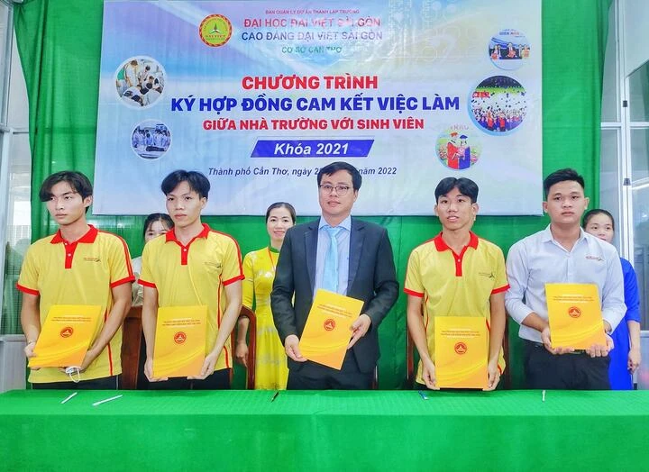 Thông Báo Về Việc Tổ Chức Lễ Ký Kết Hợp Đồng Cam Kết Việc Làm Với Sinh Viên Trường Cao Đẳng Đại Việt Tp Cần Thơ