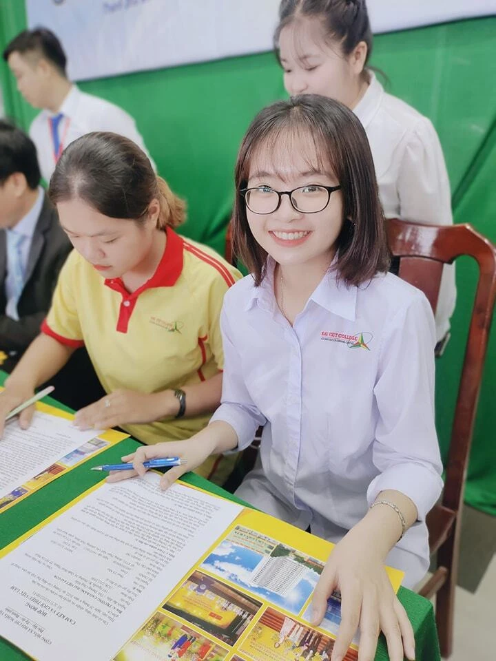 Thông Báo Về Việc Tổ Chức Lễ Ký Kết Hợp Đồng Cam Kết Việc Làm Với Sinh Viên Trường Cao Đẳng Đại Việt Tp Cần Thơ