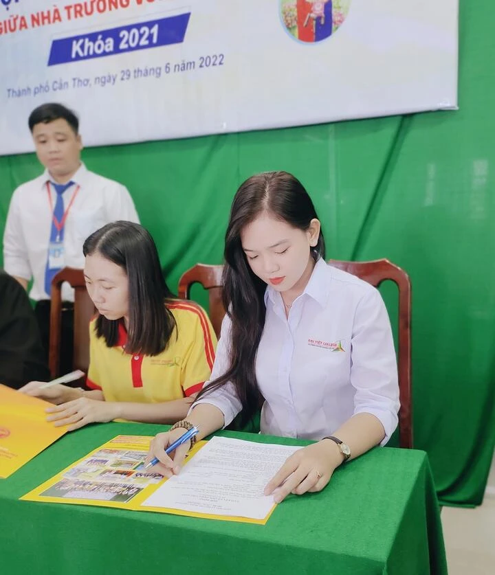 Thông Báo Về Việc Tổ Chức Lễ Ký Kết Hợp Đồng Cam Kết Việc Làm Với Sinh Viên Trường Cao Đẳng Đại Việt Tp Cần Thơ