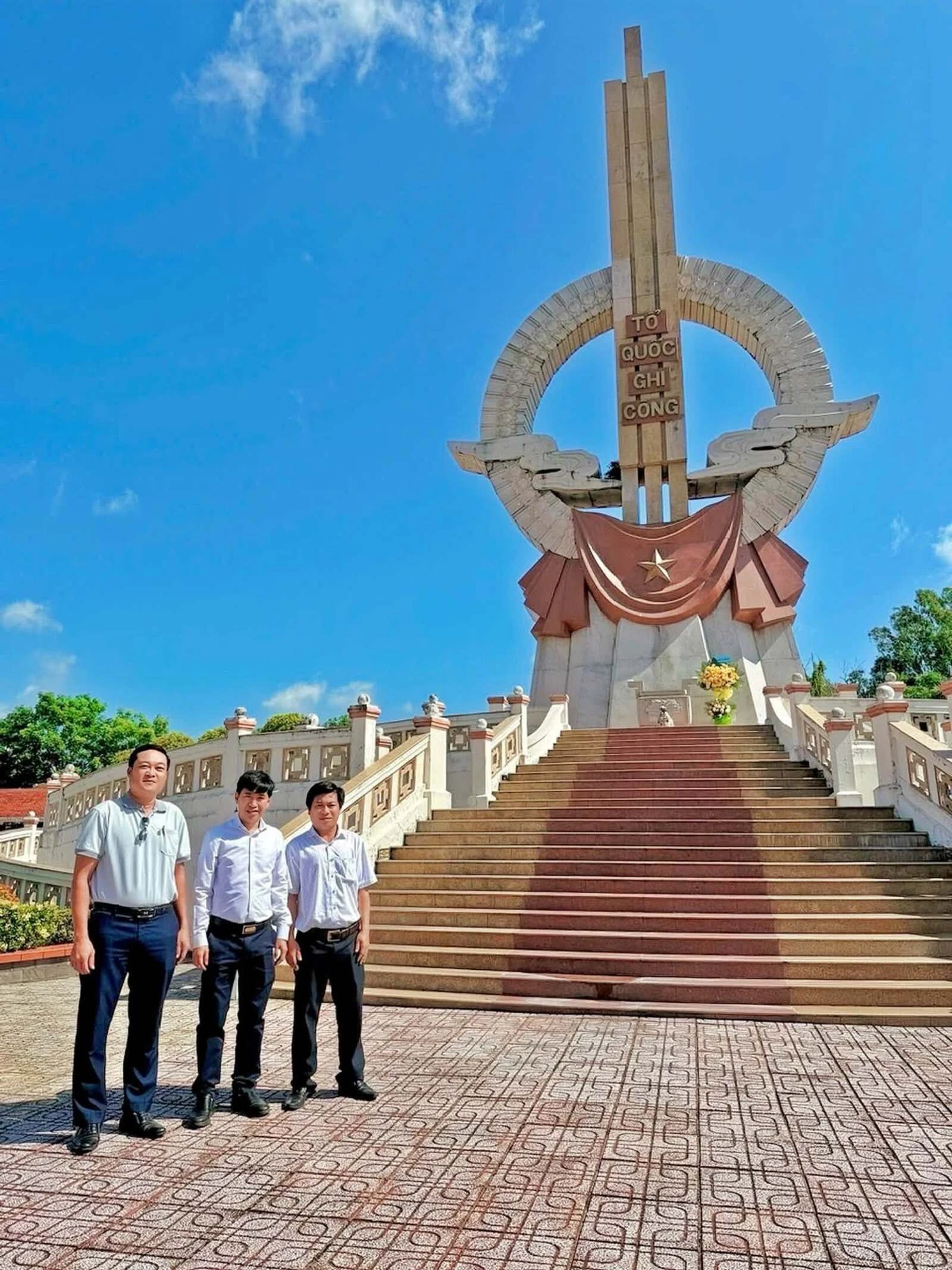 TRI ÂN CÁC ANH HÙNG LIỆT SĨ – ĐỜI ĐỜI GHI NHỚ