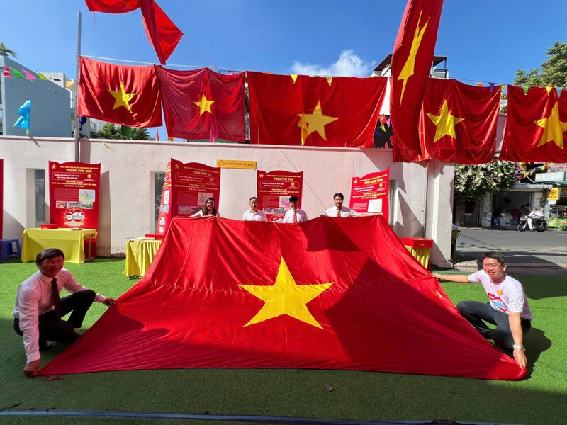 Triển Lãm “Không Gian Văn Hoá Hồ Chí Minh” & “Quốc Kỳ Việt Nam” Khép Lại Với Nhiều Dấu Ấn