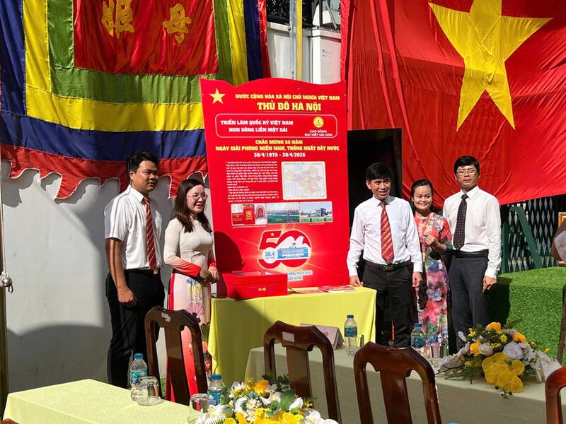 Triển Lãm “Không Gian Văn Hoá Hồ Chí Minh” & “Quốc Kỳ Việt Nam” Khép Lại Với Nhiều Dấu Ấn