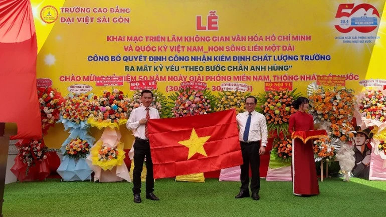 Triển Lãm “Quốc Kỳ Việt Nam - Non Sông Liền Một Dải” - Dấu Ấn Tự Hào Dân Tộc