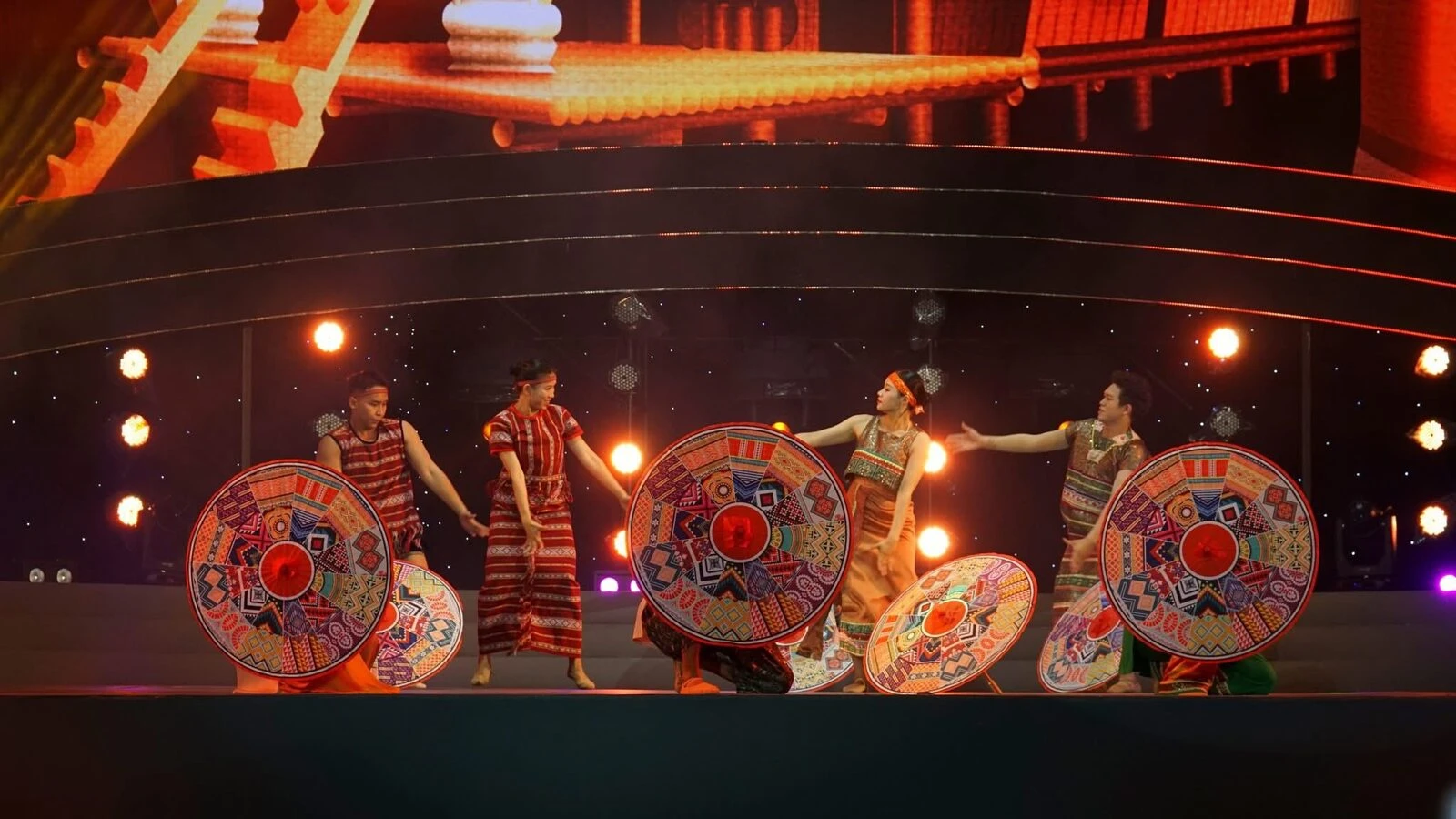 TRƯỜNG CAO ĐẲNG ĐẠI VIỆT SÀI GÒN CHUNG TAY THÀNH PHỐ NGHĨA TÌNH – KẾT NỐI YÊU THƯƠNG