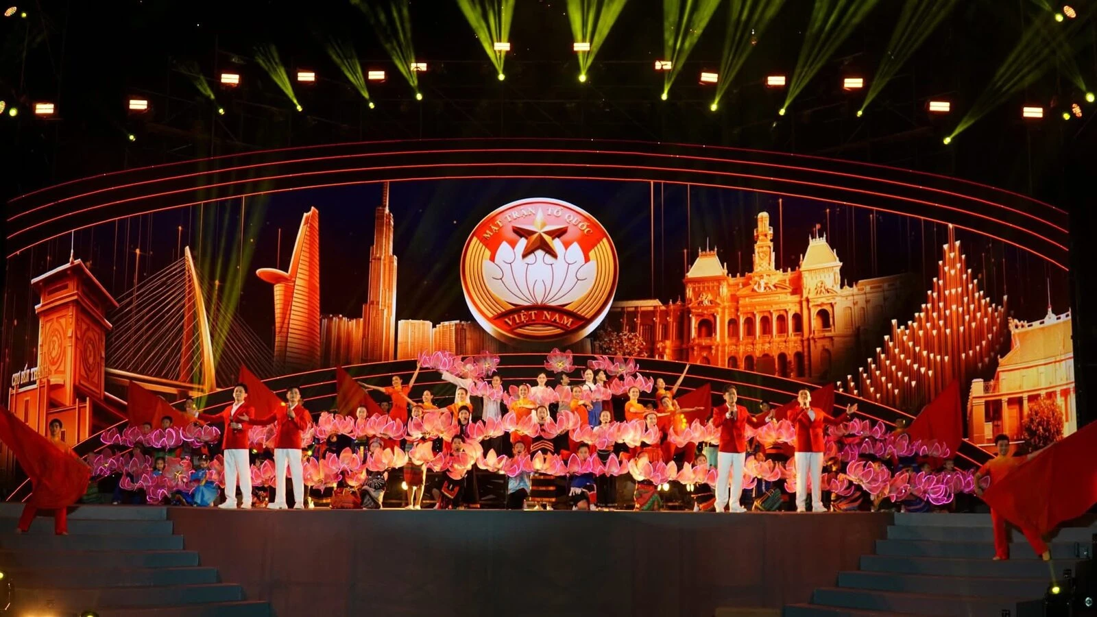 TRƯỜNG CAO ĐẲNG ĐẠI VIỆT SÀI GÒN CHUNG TAY THÀNH PHỐ NGHĨA TÌNH – KẾT NỐI YÊU THƯƠNG