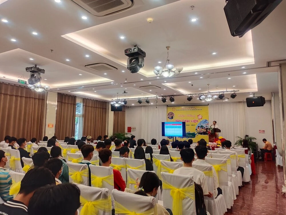 Đại Việt Cần Thơ tổ chức Lễ Khai Giảng Cho Sinh Viên Nhập Học Đợt 2 Năm Học 2022 - 2023