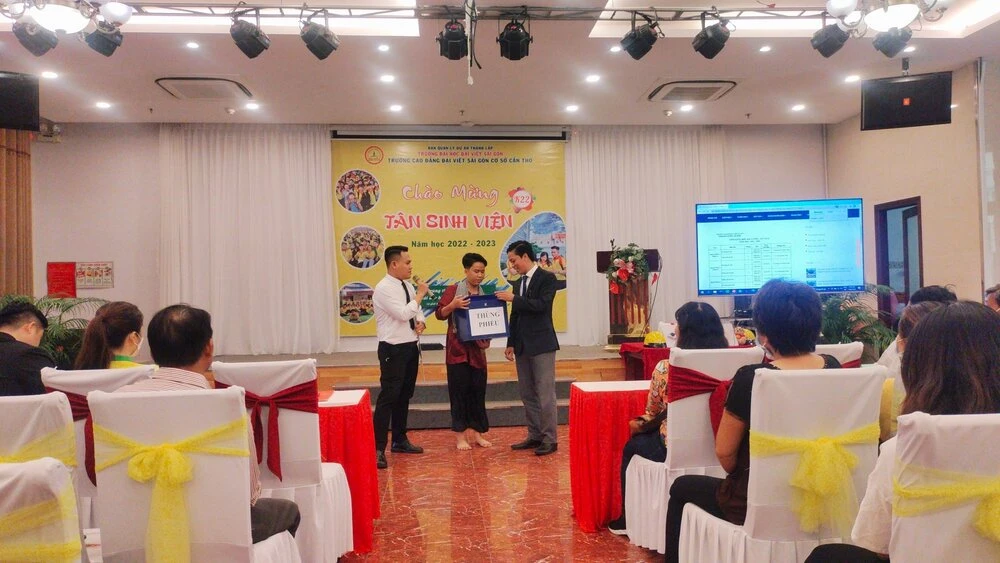 Đại Việt Cần Thơ tổ chức Lễ Khai Giảng Cho Sinh Viên Nhập Học Đợt 2 Năm Học 2022 - 2023