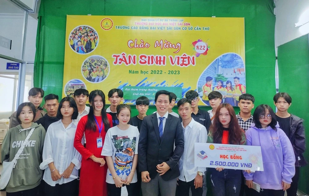 Đại Việt Cần Thơ tổ chức Lễ Khai Giảng Cho Sinh Viên Nhập Học Đợt 4 Năm Học 2022 - 2023