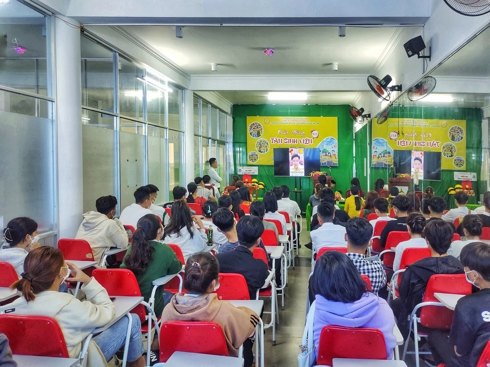 Đại Việt Cần Thơ tổ chức Lễ Khai Giảng Cho Sinh Viên Nhập Học Đợt 4 Năm Học 2022 - 2023