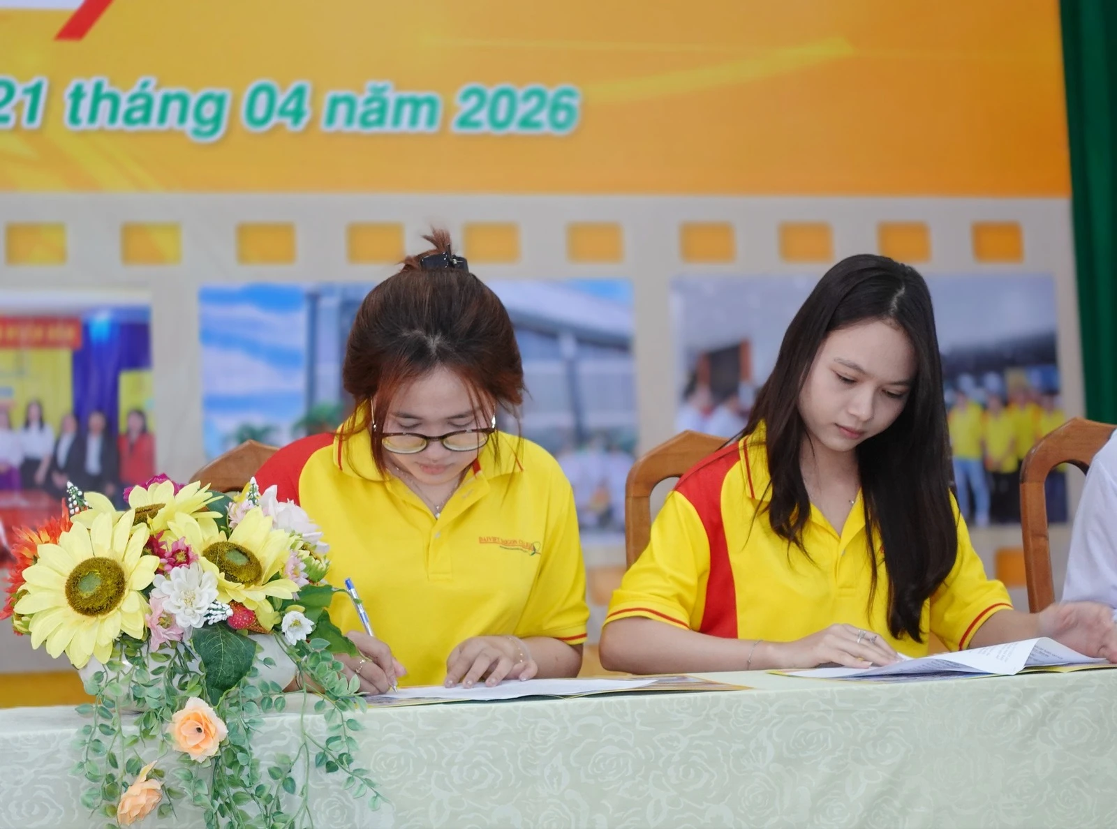 TRƯỜNG CAO ĐẲNG ĐẠI VIỆT SÀI GÒN CƠ SỞ CẦN THƠ TỔ CHỨC LỄ KÝ CAM KẾT 100% VIỆC LÀM CHO SINH VIÊN