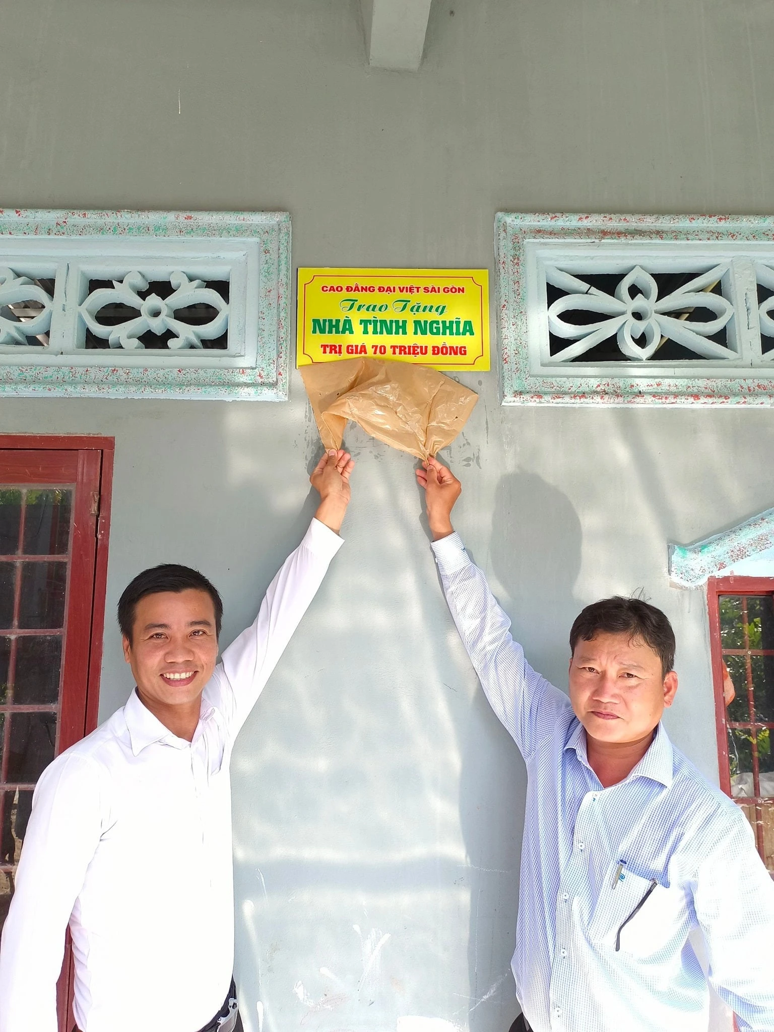 Cao Đẳng Đại Việt Sài Gòn Cơ Sở Cần Thơ trao nhà tình nghĩa tại xã Phú Mỹ, Cà Mau