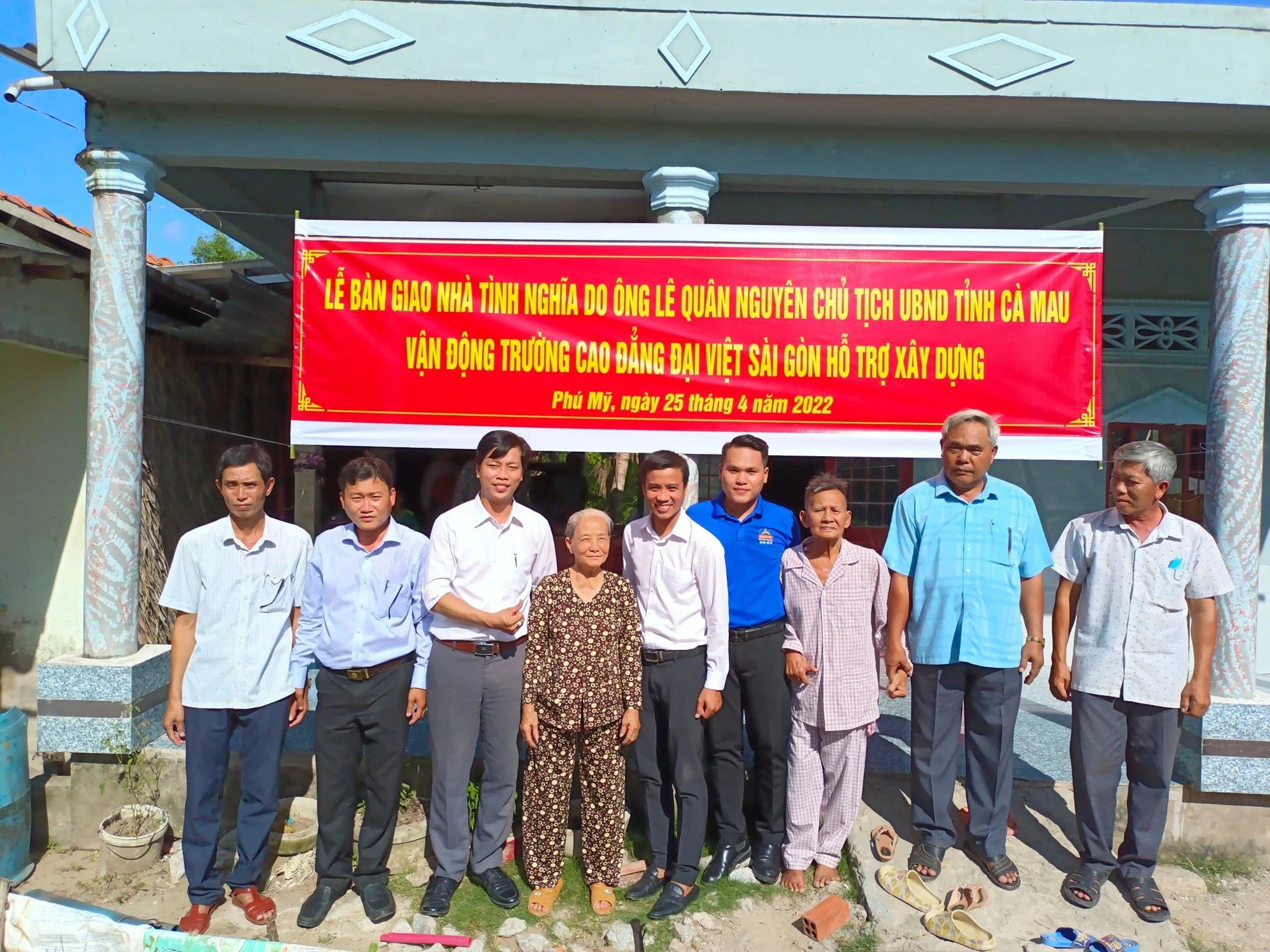 Cao Đẳng Đại Việt Sài Gòn Cơ Sở Cần Thơ trao nhà tình nghĩa tại xã Phú Mỹ, Cà Mau