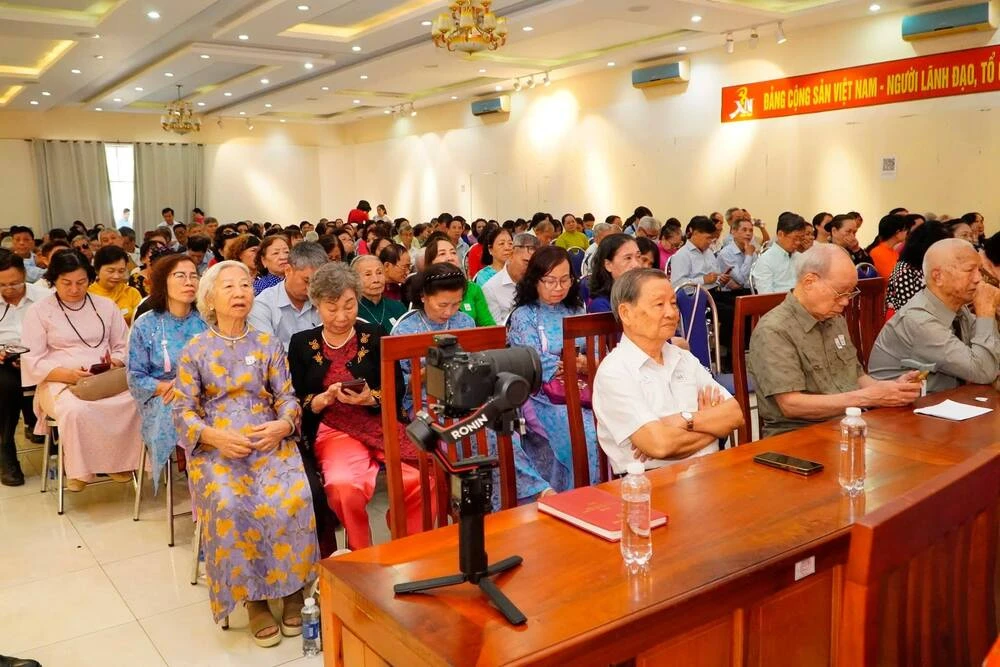 TRƯỜNG CAO ĐẲNG ĐẠI VIỆT SÀI GÒN VINH DỰ NHẬN KHEN THƯỞNG TẠI HỘI NGHỊ TỔNG KẾT CÔNG TÁC NĂM 2025