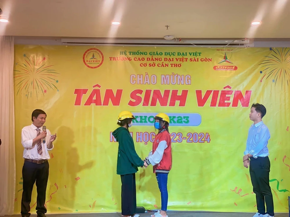 Trường Cao Đẳng Đại Việt Tp cần Thơ Tổ Chức Chương Trinh Khai Giảng Cho Sinh Viên Nhập Học Đợt 1 Năm Học 2023 - 2024