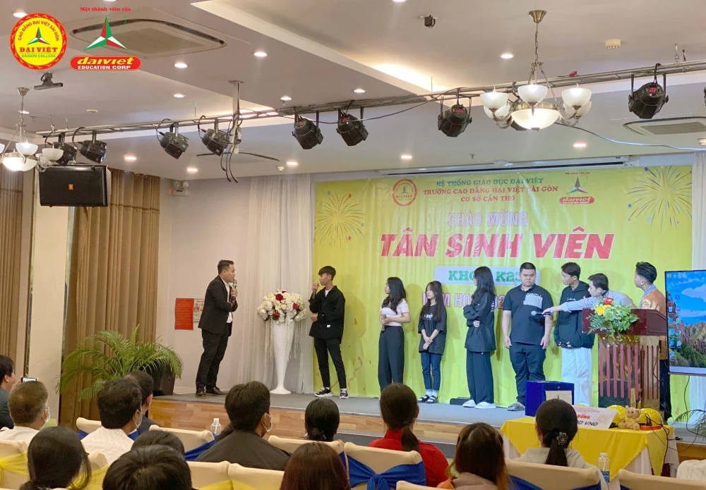 Trường Cao Đẳng Đại Việt Tp Cần Thơ Tổ Chức Chương Trình Khai Giảng Cho Sinh Viên Nhập Học Đợt 4 Năm Học 2023 - 2024