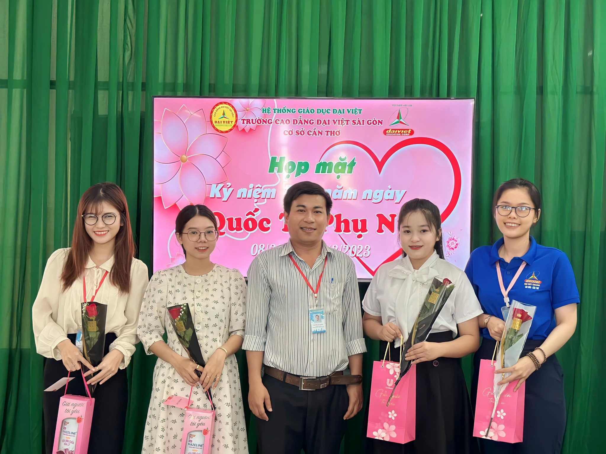 Trường Đại Việt Cần Thơ Họp Mặt Kỷ Niệm 113 Năm Ngày Quốc Tế Phụ Nữ 8/3