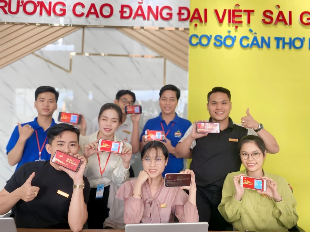 Tự Hào Non Sông Việt Nam - Đại Việt Cần Thơ Lan Toả Tình Yêu Với Hình Dáng Tổ Quốc