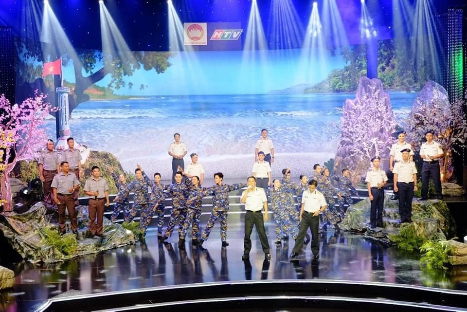 Ủng Hộ 300 Triệu Đồng Lan Tỏa Tình Yêu Quê Hương Biển Đảo