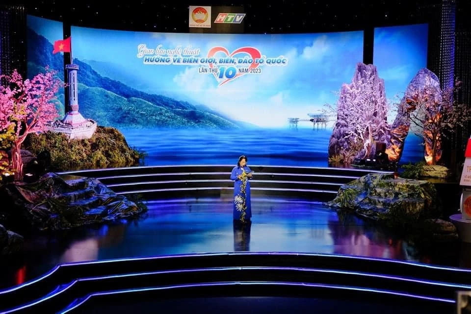 Ủng Hộ 300 Triệu Đồng Lan Tỏa Tình Yêu Quê Hương Biển Đảo