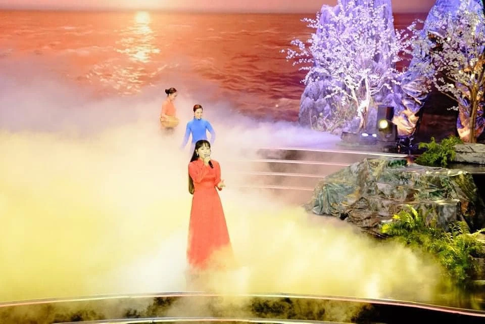 Ủng Hộ 300 Triệu Đồng Lan Tỏa Tình Yêu Quê Hương Biển Đảo