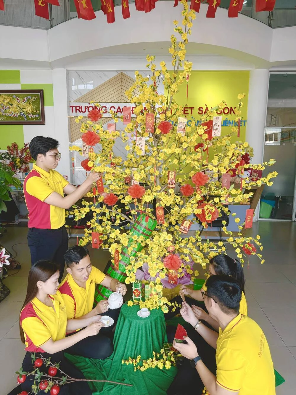 XUÂN VỀ RỘN RÀNG TẠI ĐẠI VIỆT CẦN THƠ