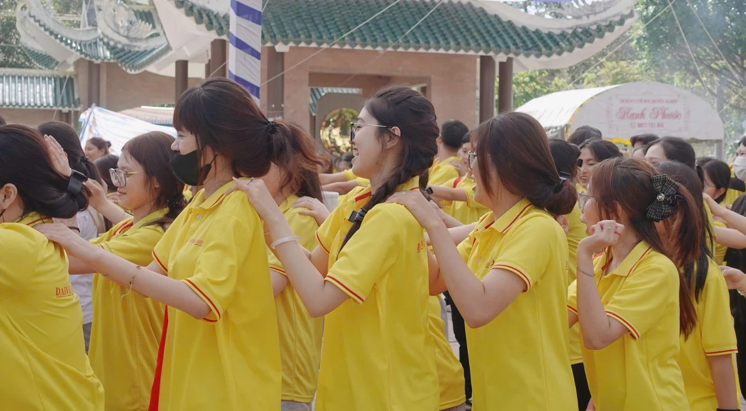 CHÀO ĐÓN TÂN SINH VIÊN 2025 – SÔI ĐỘNG CÙNG MINI GAME ĐẠI VIỆT