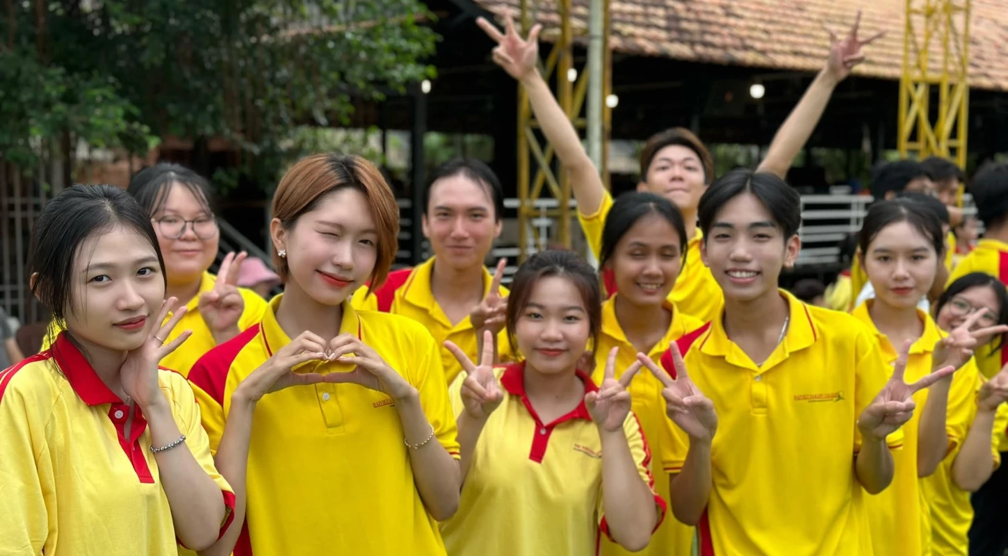 Chào Mừng Tân Sinh Viên Đại Việt K23