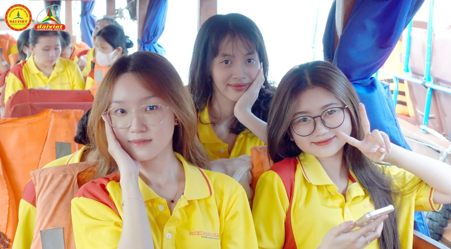 Chương Trình Chào Đón Tân Sinh Viên Đại Việt Cần Thơ 2024