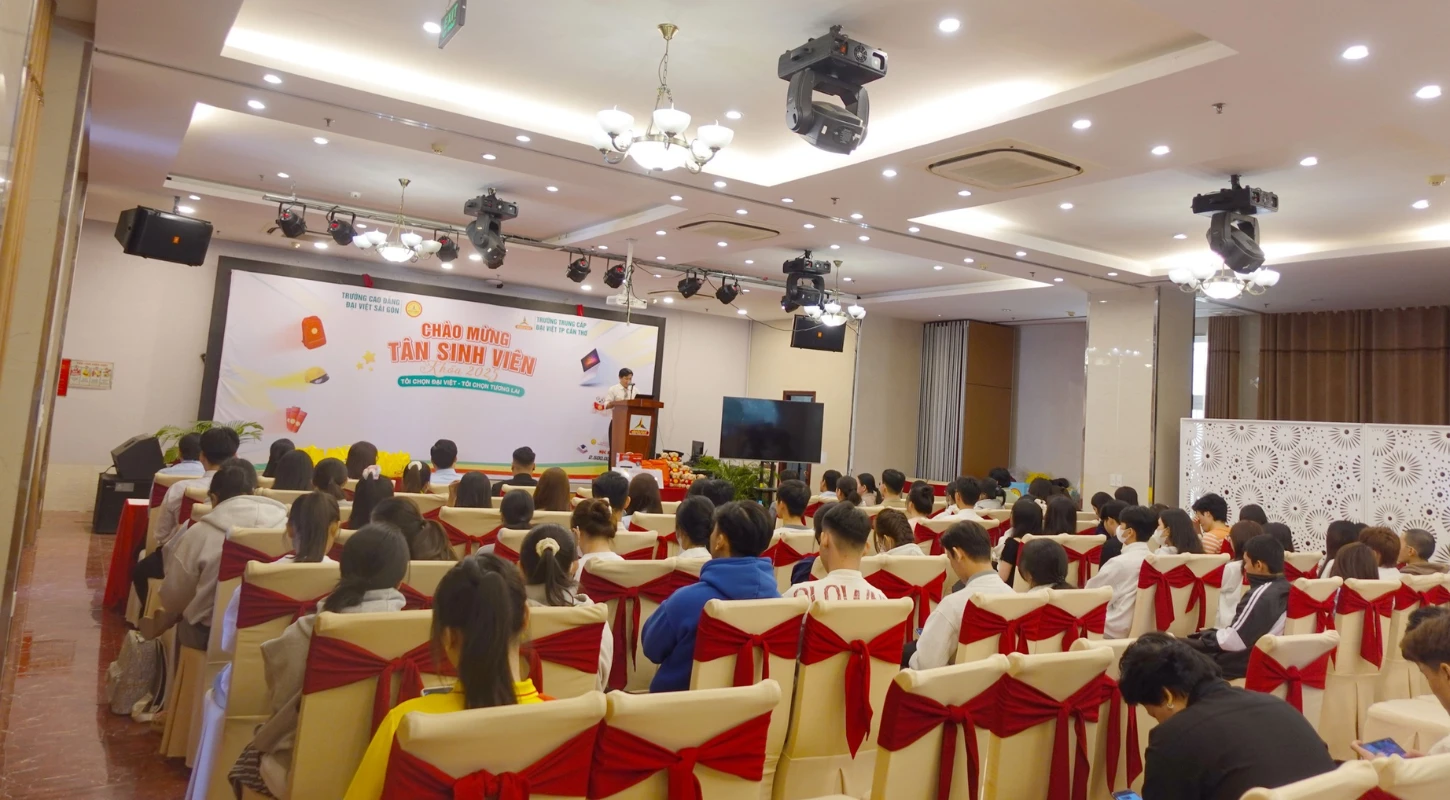 Chương Trình Chào Đón Tân Sinh Viên Đại Việt Cần Thơ 2025 Đợt 2