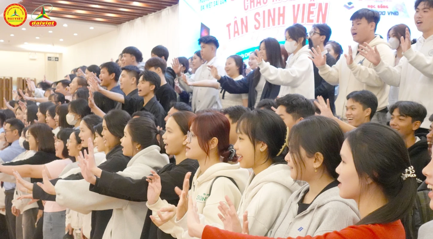 Chương Trình Chào Đón Tân Sinh Viên Đại Việt Cần Thơ 2025 Đợt 3