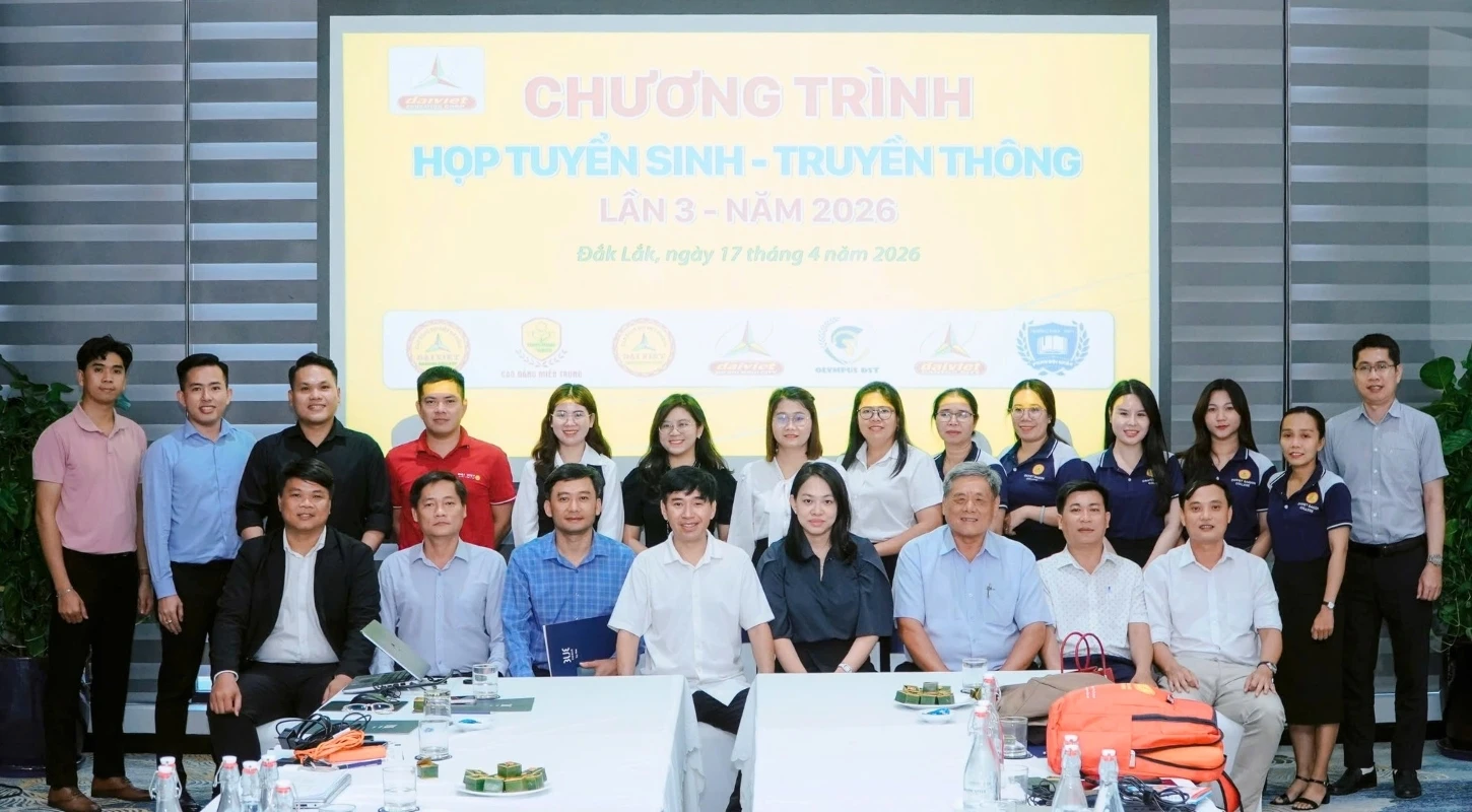 CÙNG NHÌN LẠI CÔNG TÁC HỌP TUYỂN SINH GIAI ĐOẠN 1/2026 CỦA HỆ THỐNG GIÁO DỤC ĐẠI VIỆT