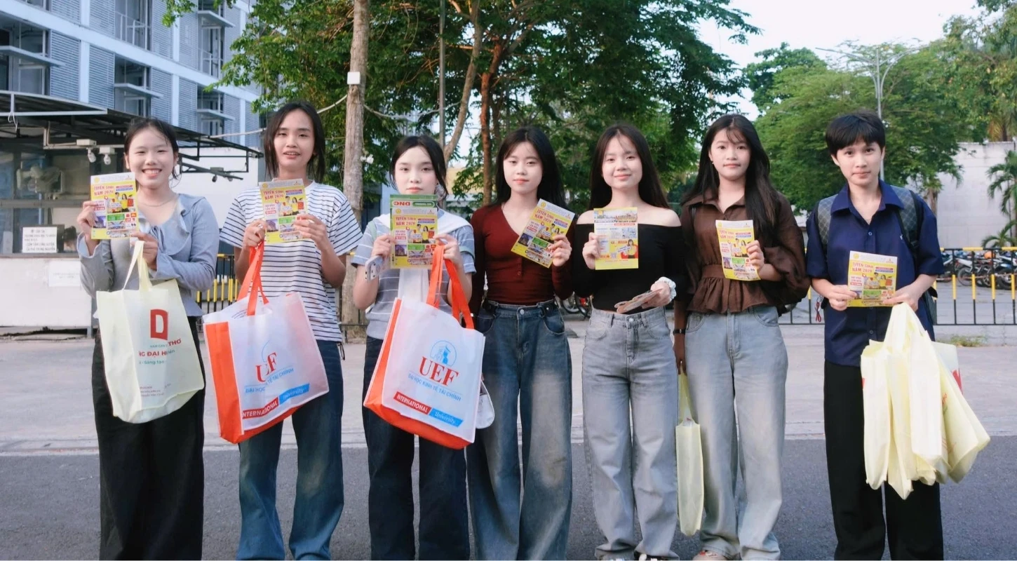 CÙNG NHÌN LẠI NHỮNG KHOẢNH KHẮC VUI NHỘN VÀ “CHÁY” NHẤT TẠI NGÀY HỘI TUYỂN SINH ĐẠI VIỆT CẦN THƠ!