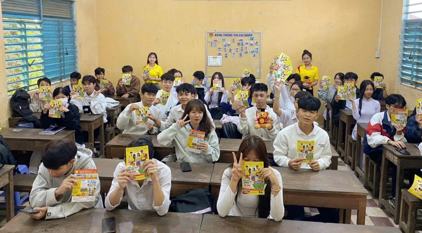 Cùng Sinh Viên Đại Việt Cần Thơ Trả Lời Nhanh Nhận Quà Liền Tay