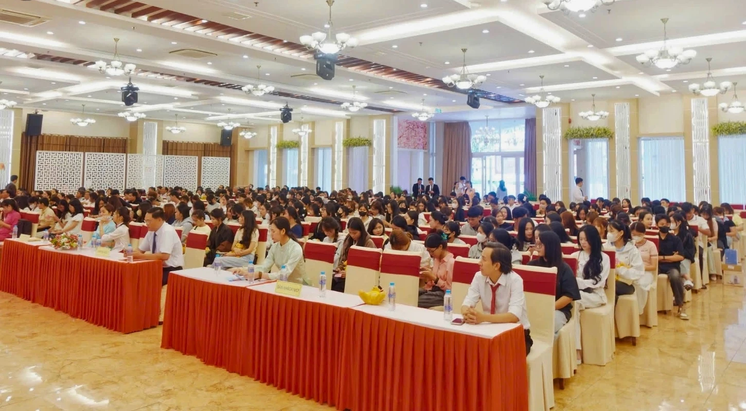 ĐẠI VIỆT CẦN THƠ TUYỂN SINH KHỐI NGÀNH CHĂM SÓC SỨC KHỎE