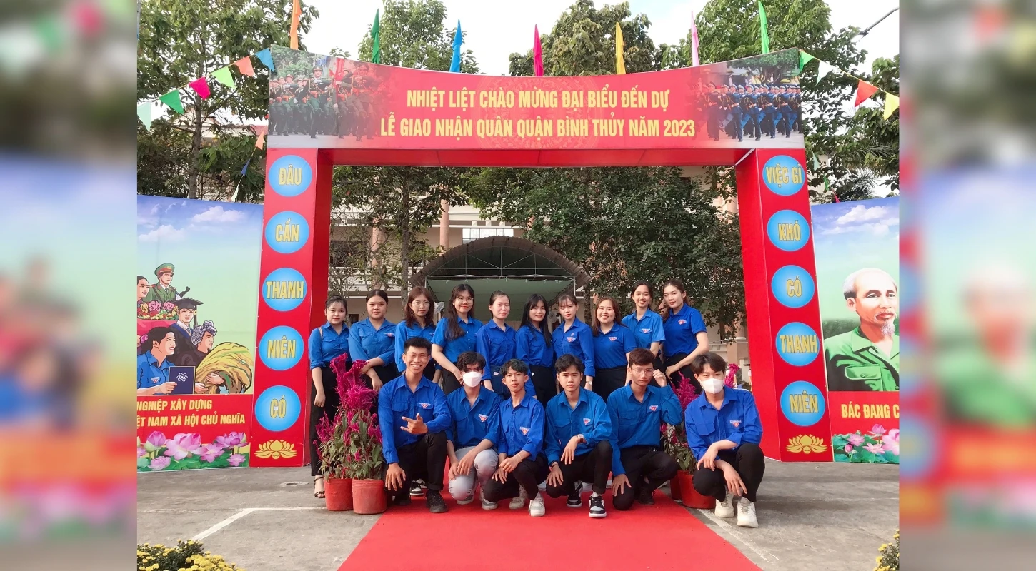 Đoàn Trường Trung Cấp Đại Việt Hỗ Trợ Lễ Giao Nhận Quân Quận Bình Thủy