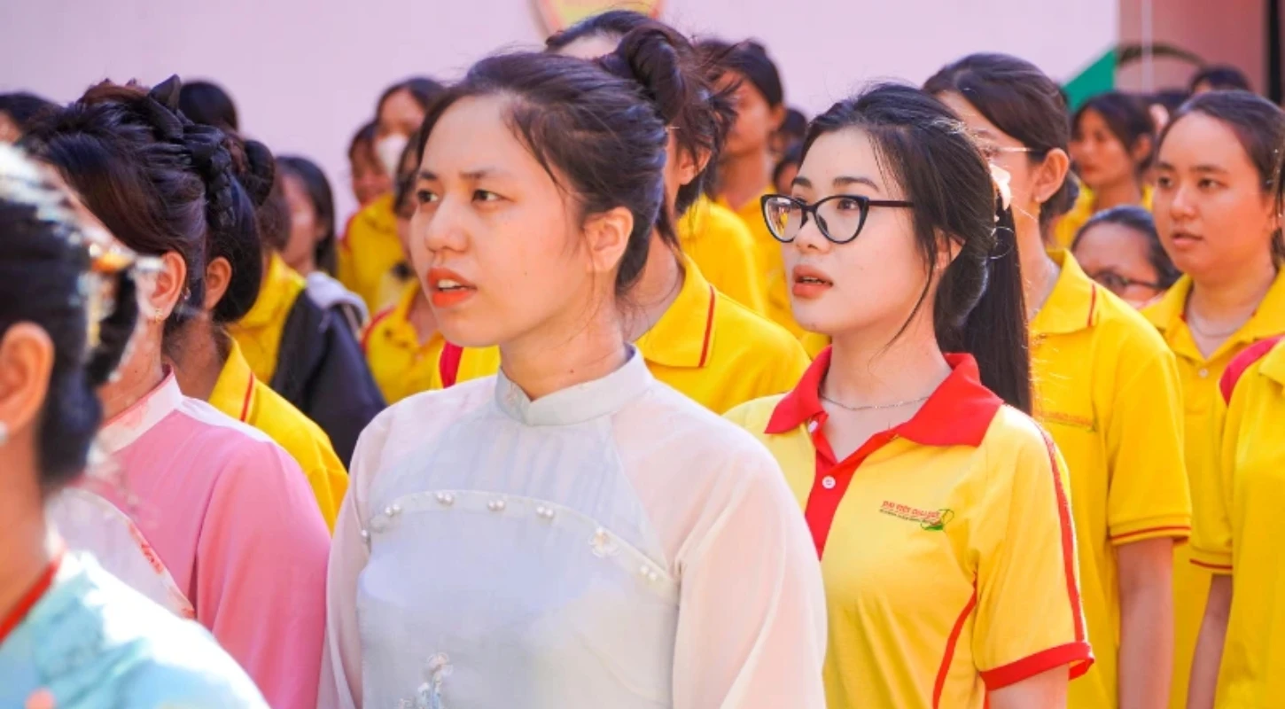 Hành Trình Sưu Tầm Quốc Kỳ Tại 63 Tỉnh Thành Của Trường Cao Đẳng Đại Việt Sài Gòn