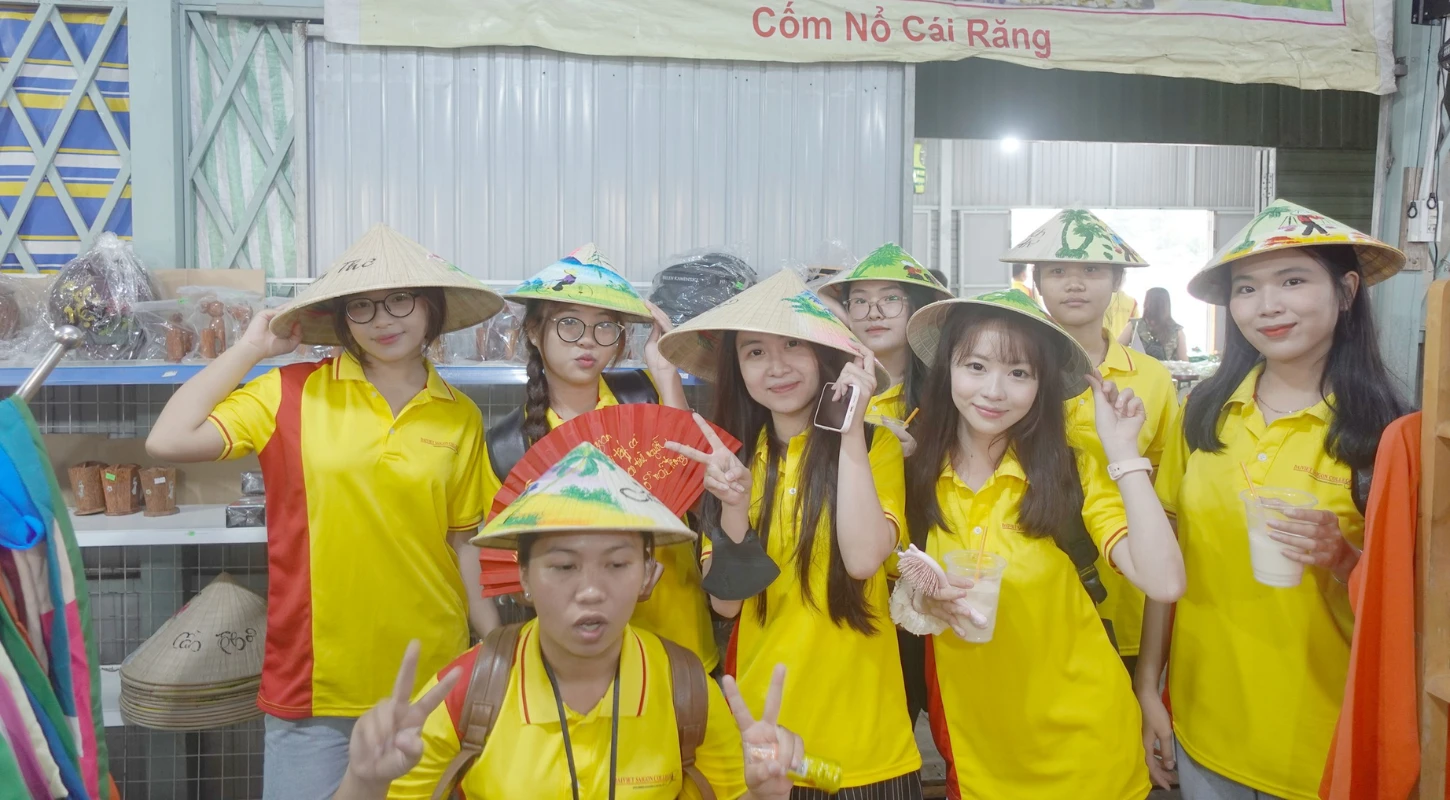 Hành Trình Trải Nghiệm Chợ Nổi Cái Răng Của Tân Sinh Viên Đại Việt Cần Thơ 2025 Đợt 2