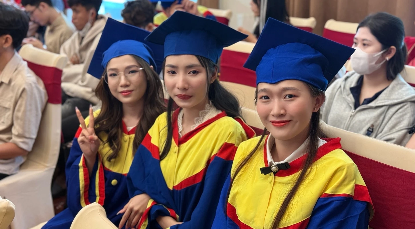 Hành Trình Tự Học Của Sinh Viên Đại Việt Cần Thơ K24