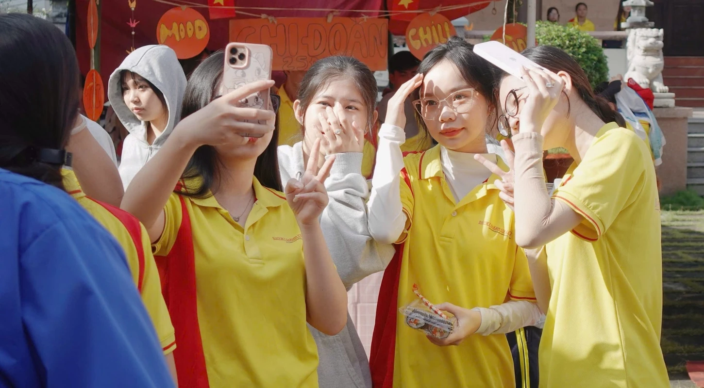 HOẠT ĐỘNG GIAN HÀNG SÁNG NAY TRONG CHƯƠNG TRÌNH CHÀO MỪNG TÂN SINH VIÊN 2025