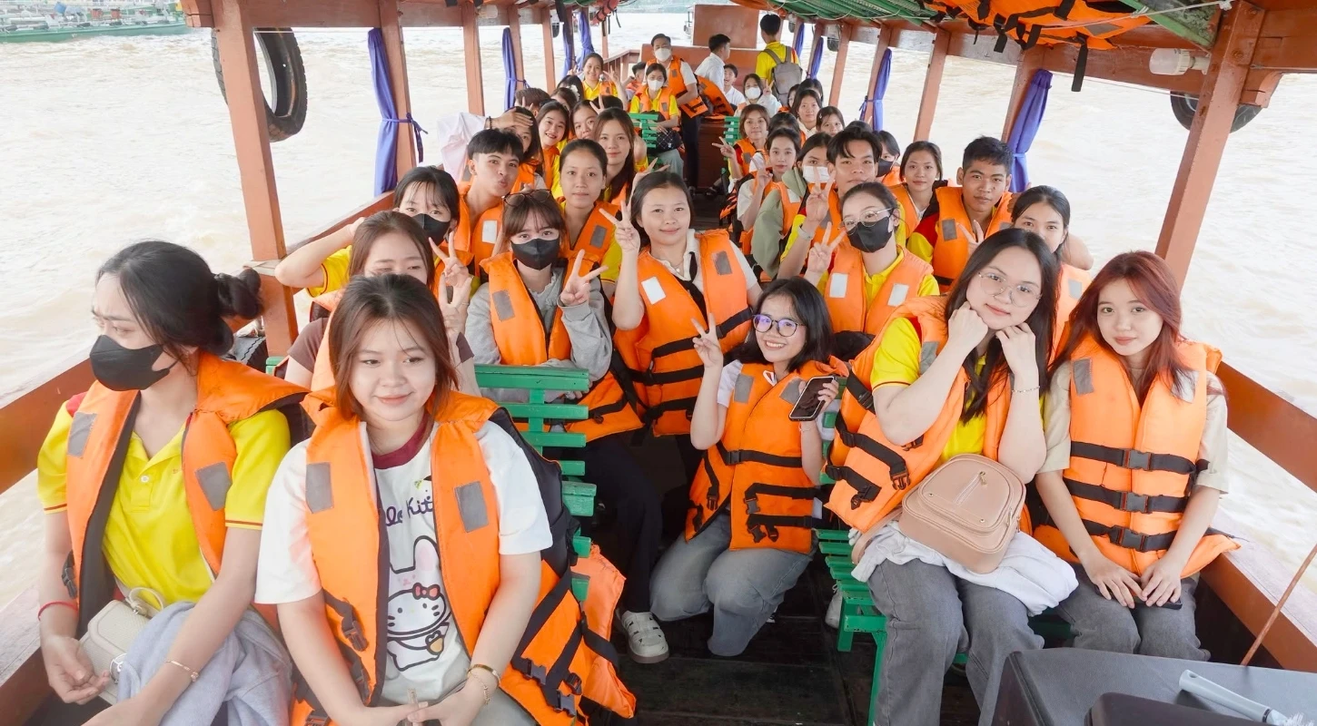 HỌC HẾT MÌNH, CHÁY HẾT SỨC CÙNG THANH XUÂN ĐẠI VIỆT!