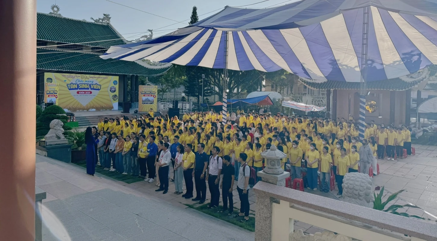 Khoảnh Khắc Trang Nghiêm Tại Khu Tưởng Niệm Thủ Khoa Bùi Hữu Nghĩa