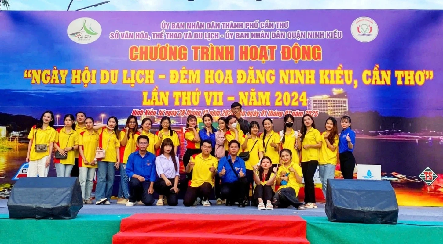 Ngày Hội Du Lịch Đêm Hoa Đăng Ninh Kiều Cần Thơ Lần Thứ VII
