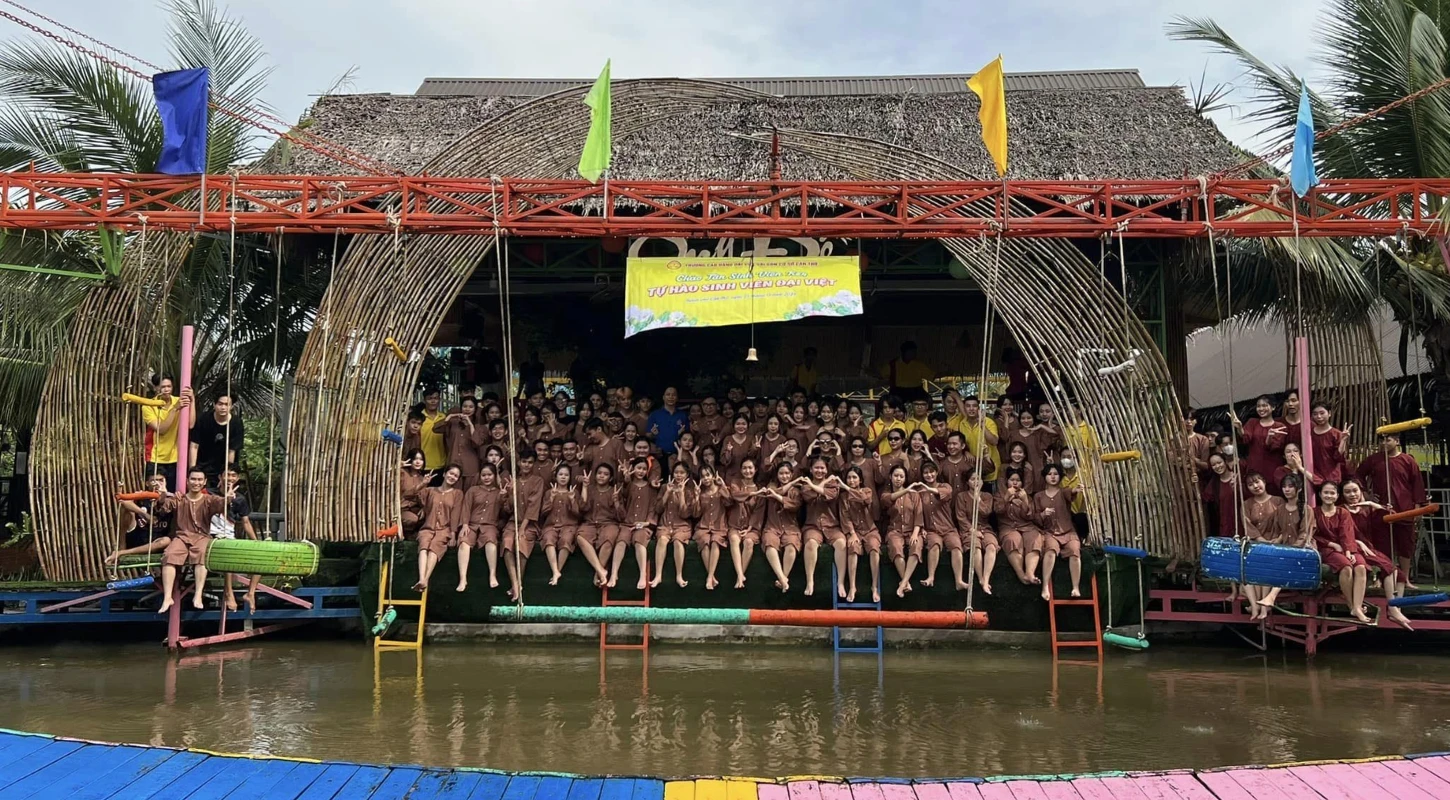 Nhìn Lại Chương Trình Chào Đón Tân Sinh Viên Đại Việt Cần Thơ 2024