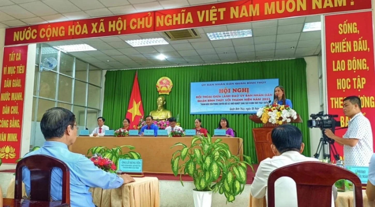 Sinh Viên Đại Việt Tiên Phong Chuyển Đổi Số & Khởi Nghiệp Sáng Tạo