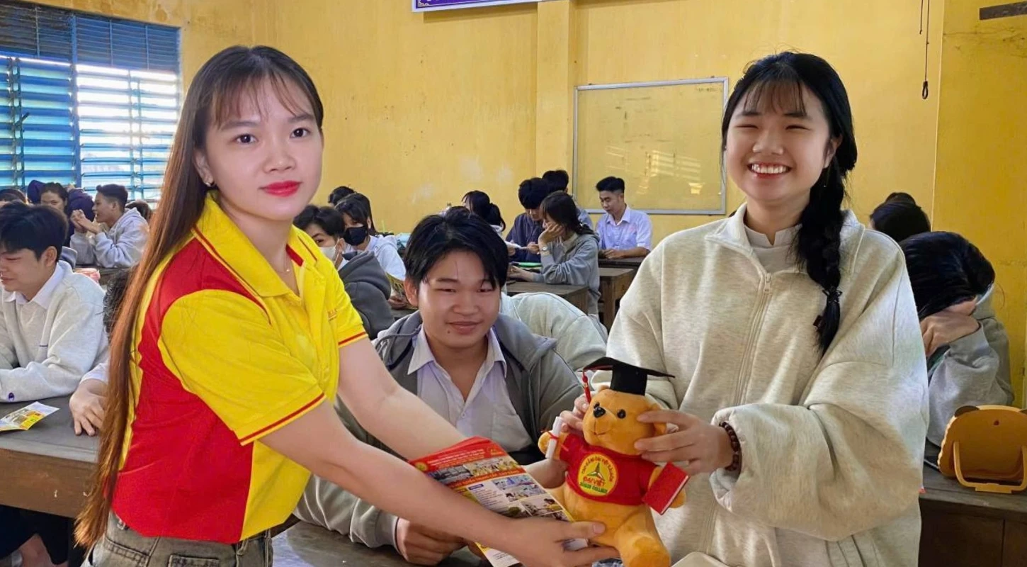 Tư Vấn Tuyển Sinh Hướng Nghiệp Trường Đại Việt Cần Thơ Tại Thpt Tháp Chàm Đồng Tháp