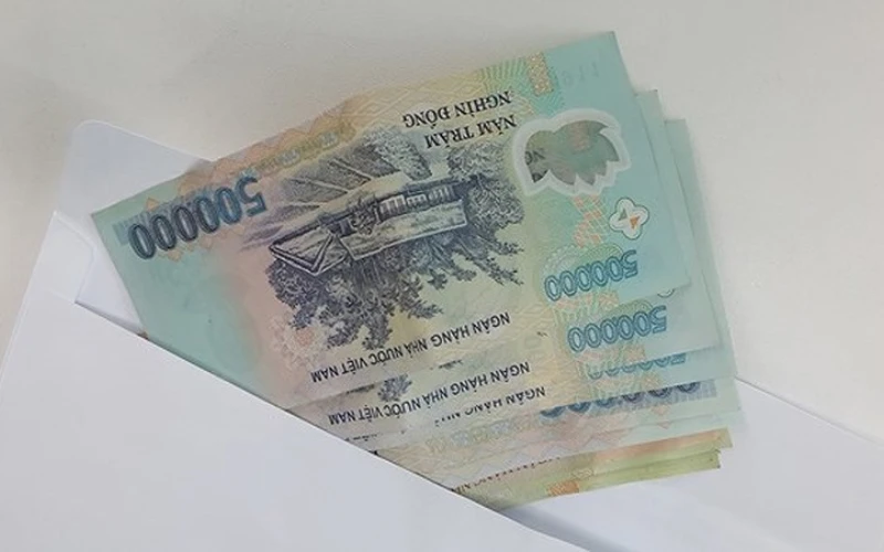 6 Cách Phân Biệt Tiền Giả Hiệu Quả